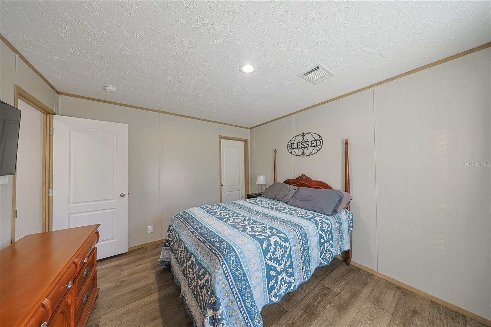 LEISURE ACRES - Residential