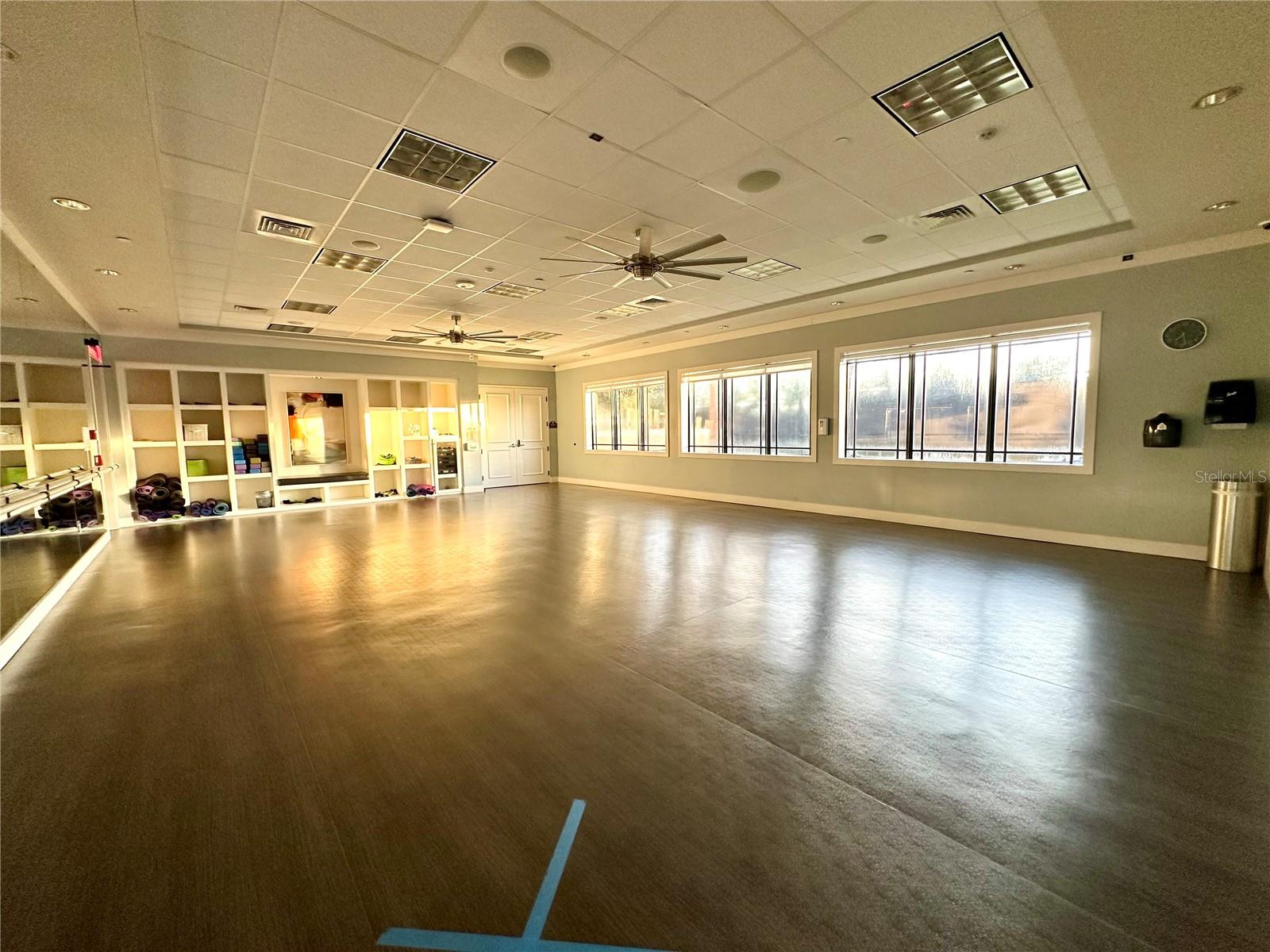 VALENCIA LAKES - Residential