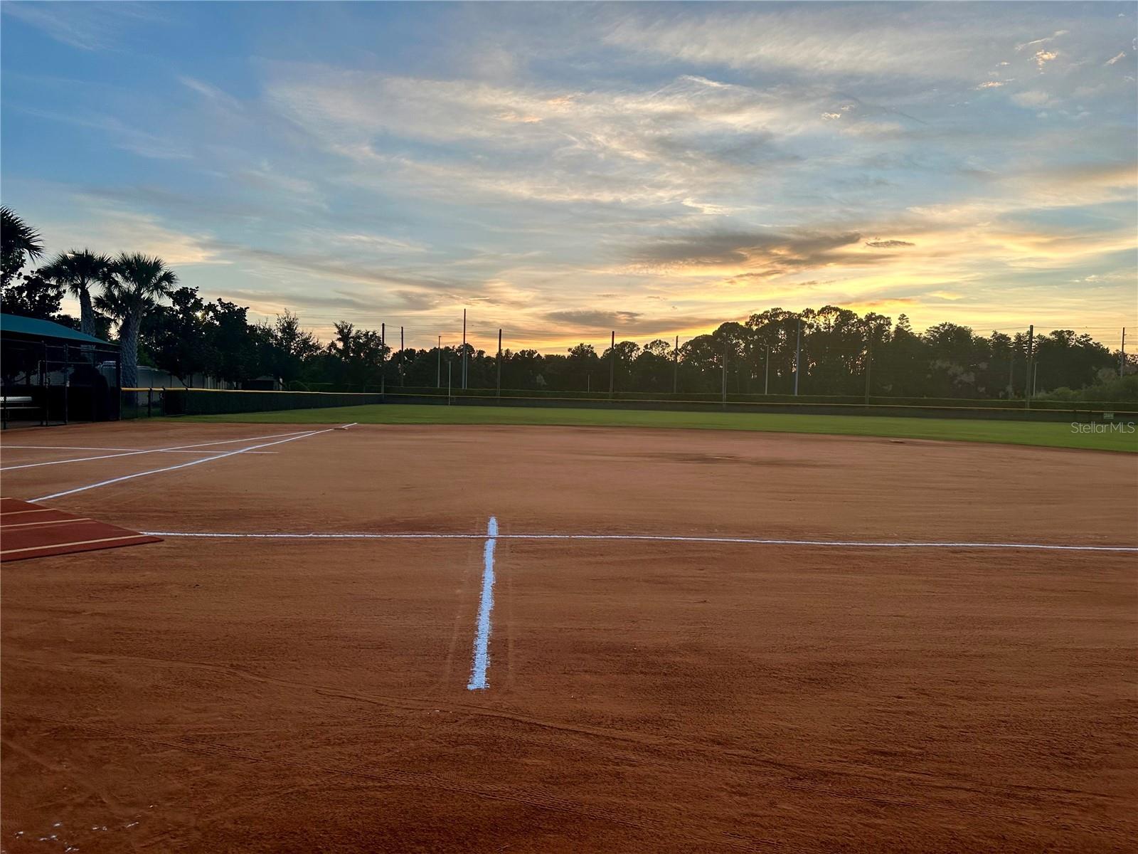 VALENCIA LAKES - Residential