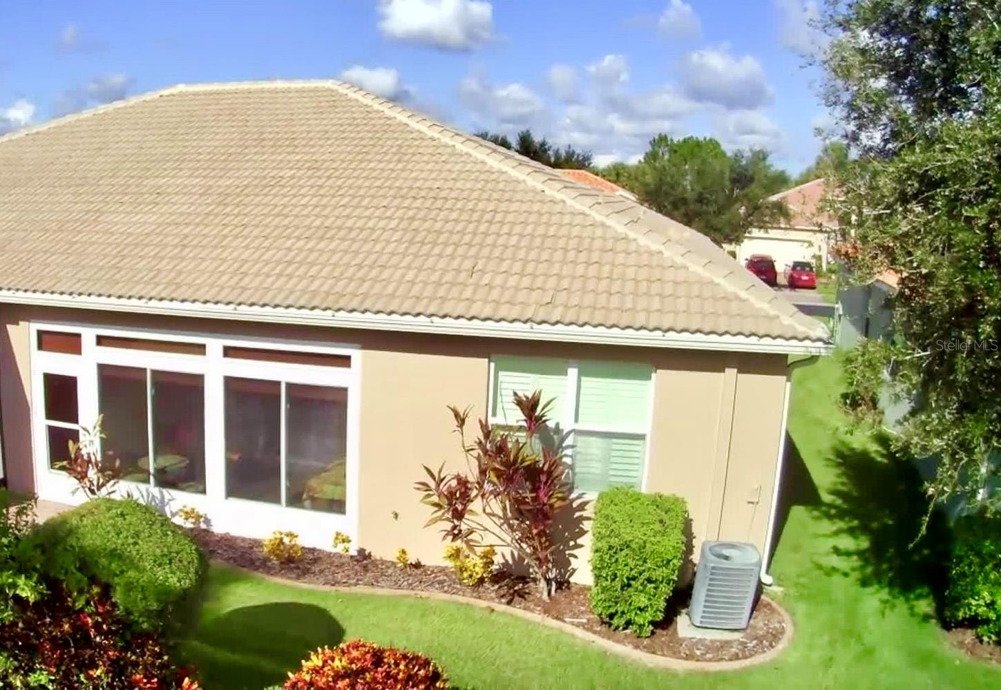 VALENCIA LAKES - Residential