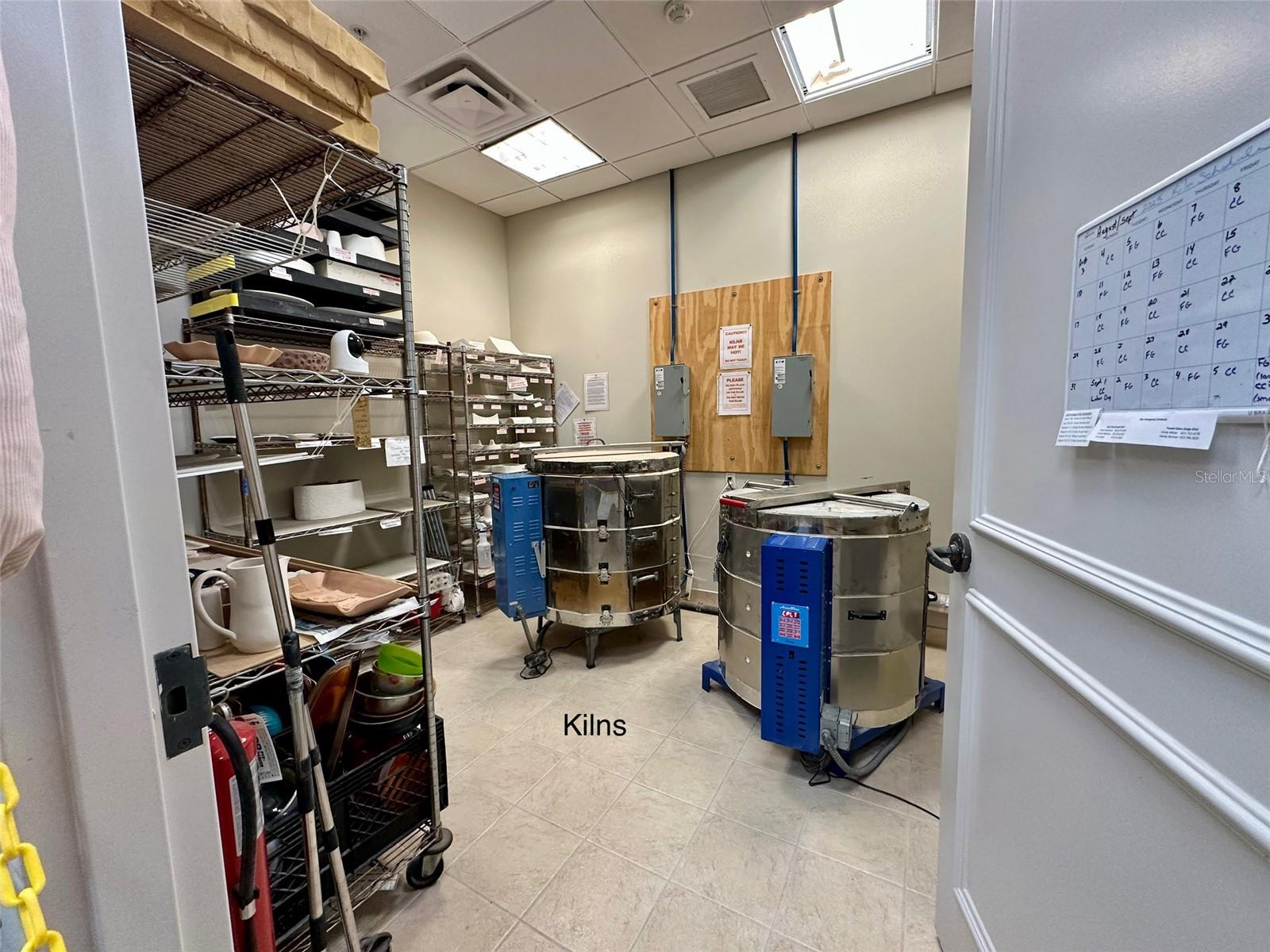 VALENCIA LAKES - Residential