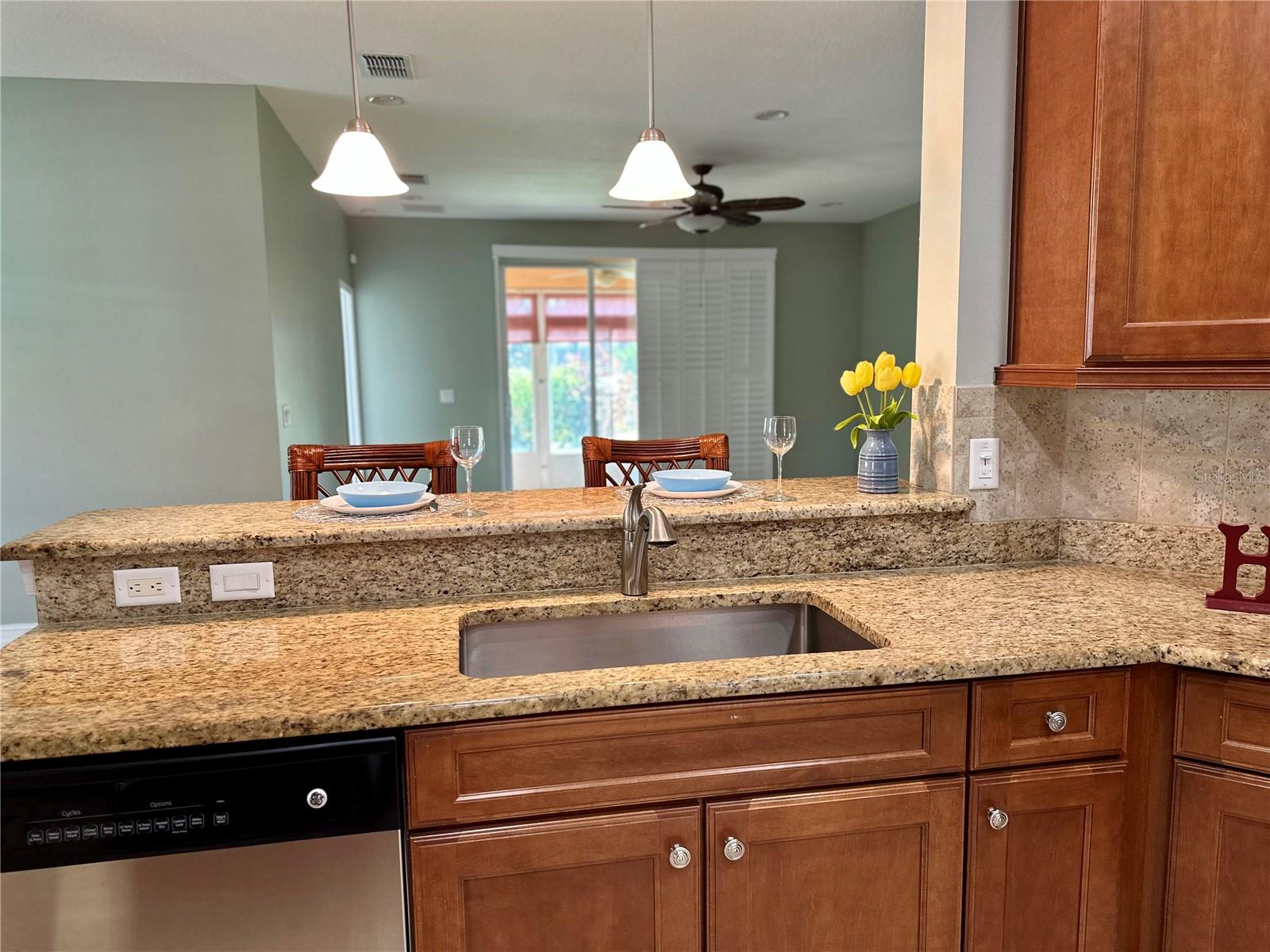 VALENCIA LAKES - Residential