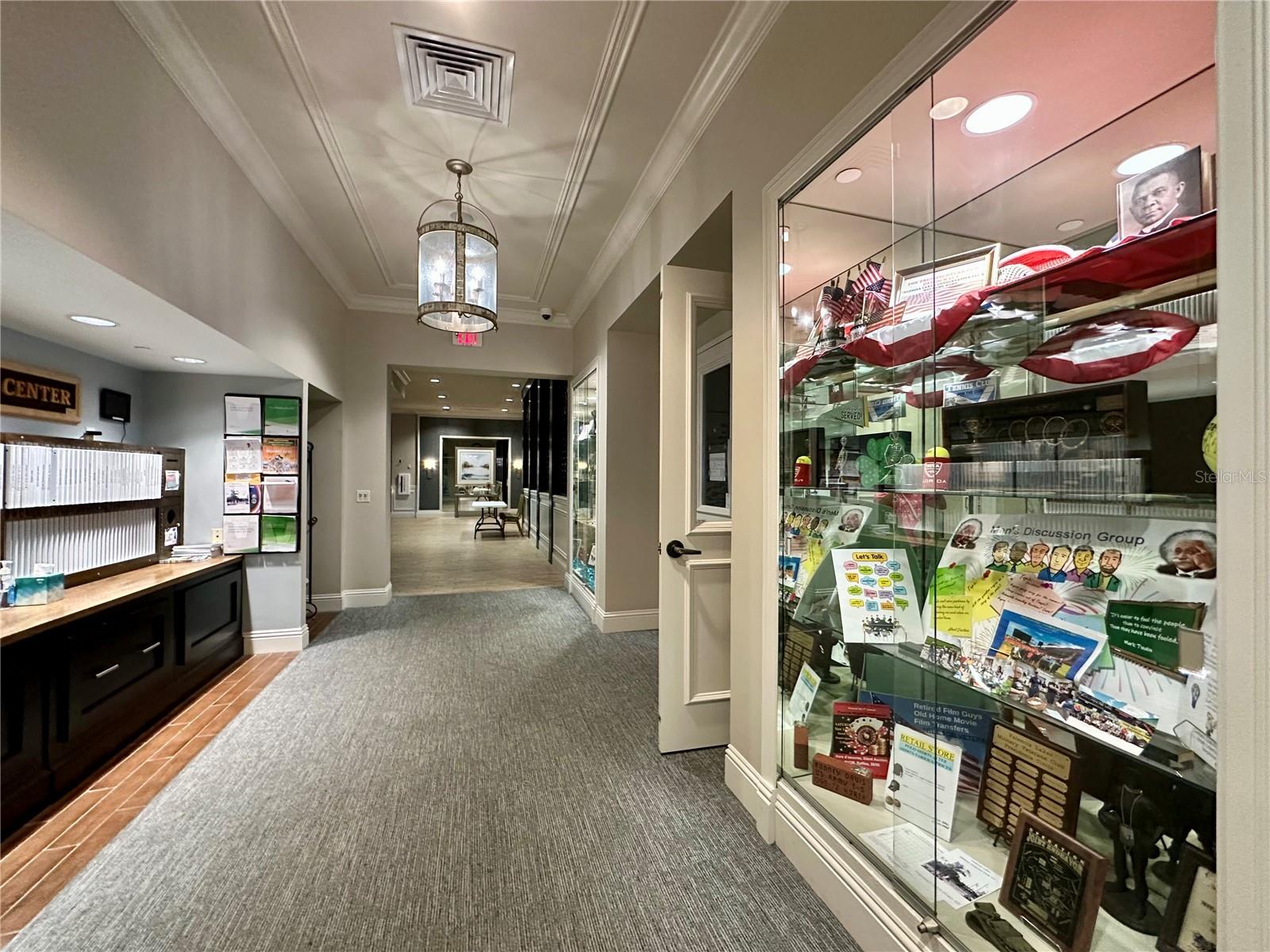 VALENCIA LAKES - Residential