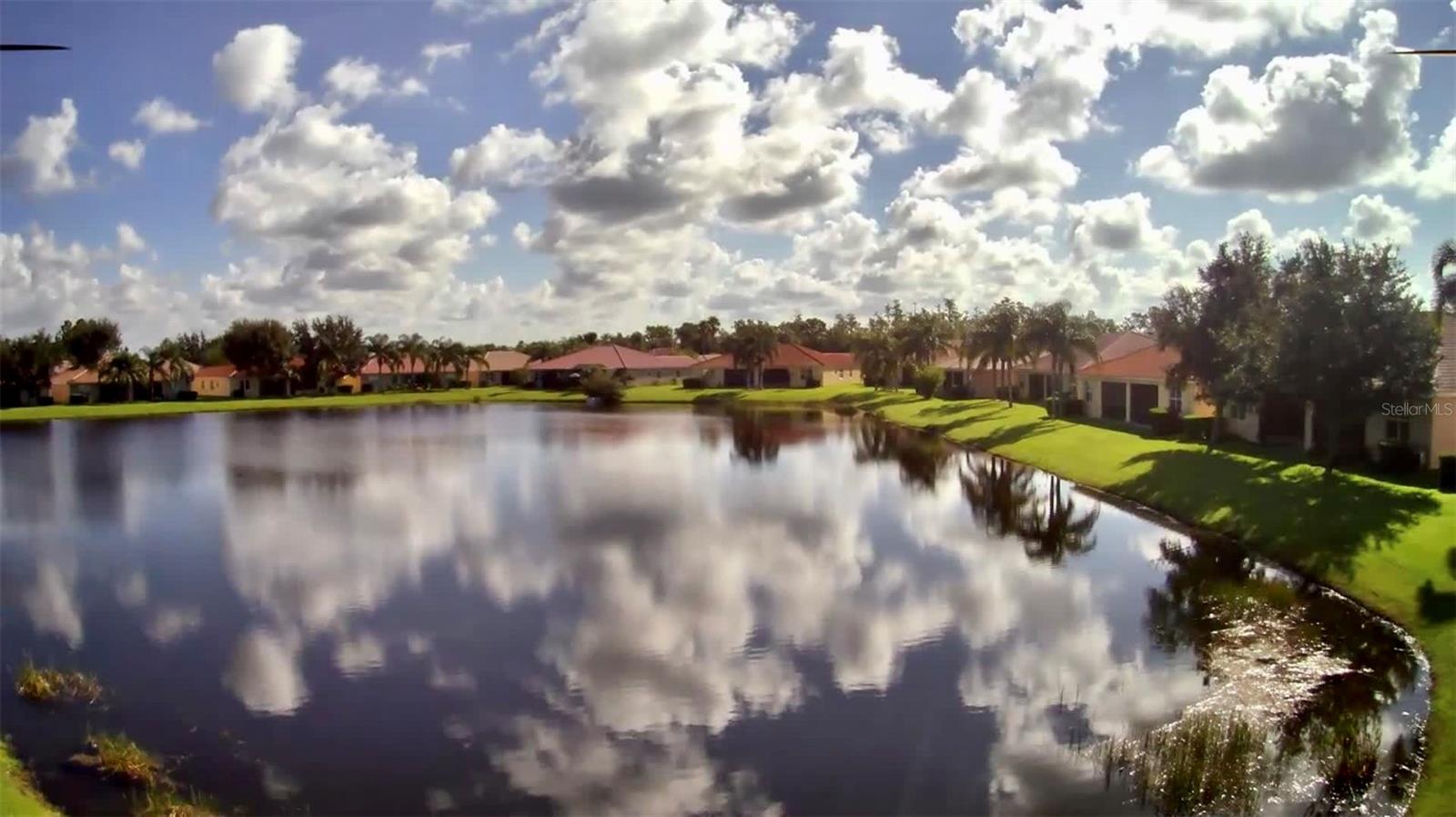 VALENCIA LAKES - Residential