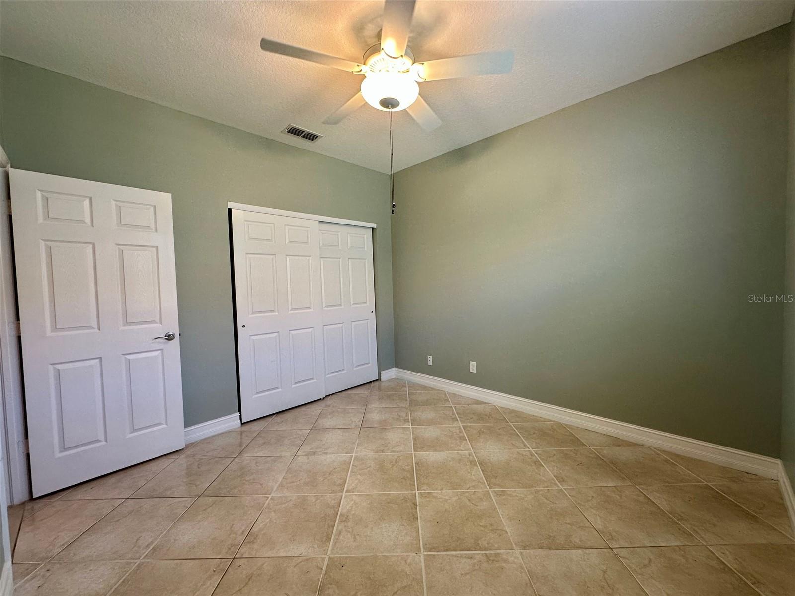 VALENCIA LAKES - Residential