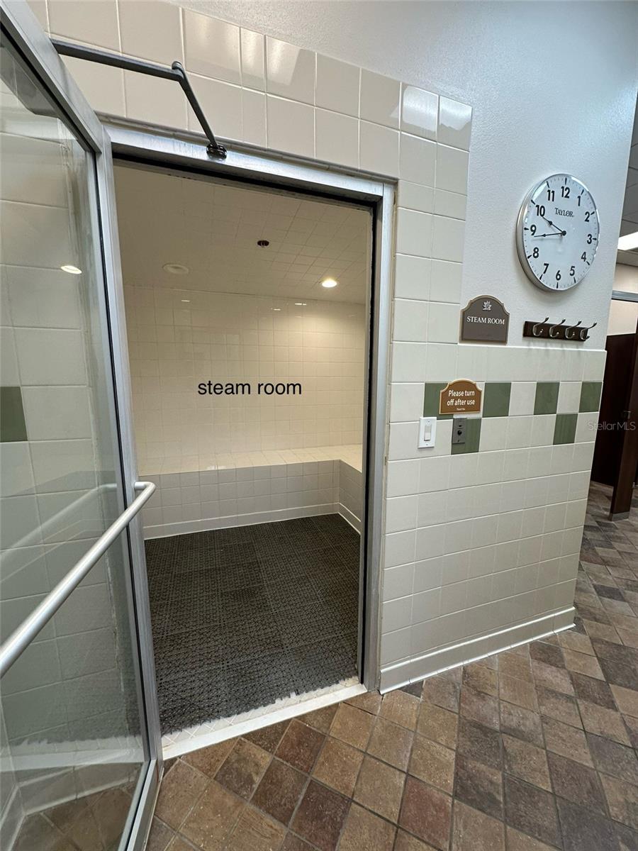 VALENCIA LAKES - Residential