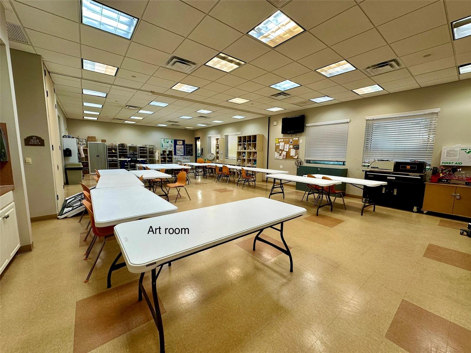 VALENCIA LAKES - Residential