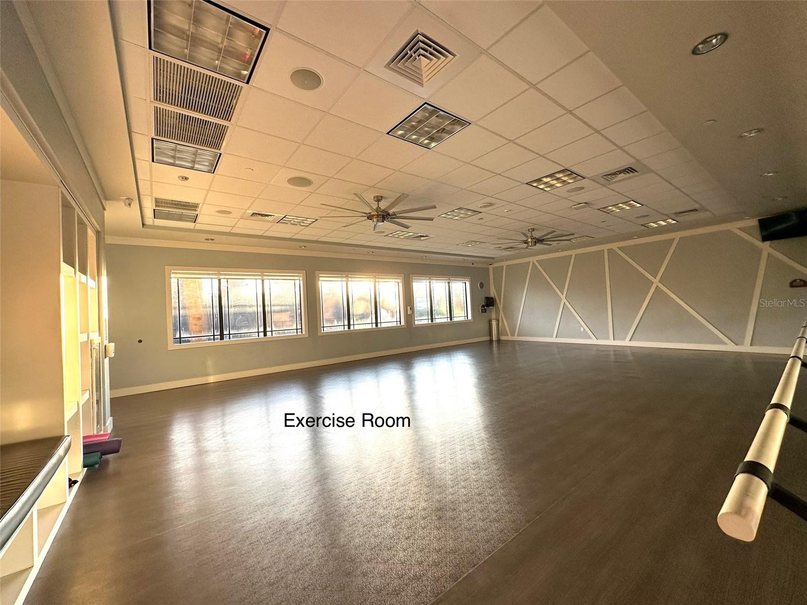 VALENCIA LAKES - Residential