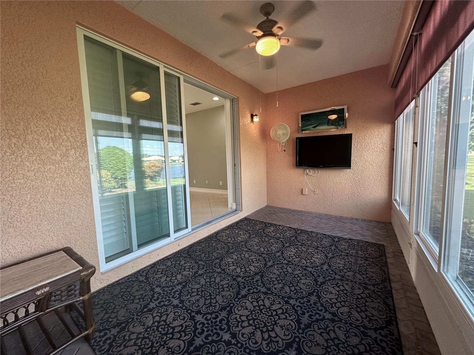 VALENCIA LAKES - Residential