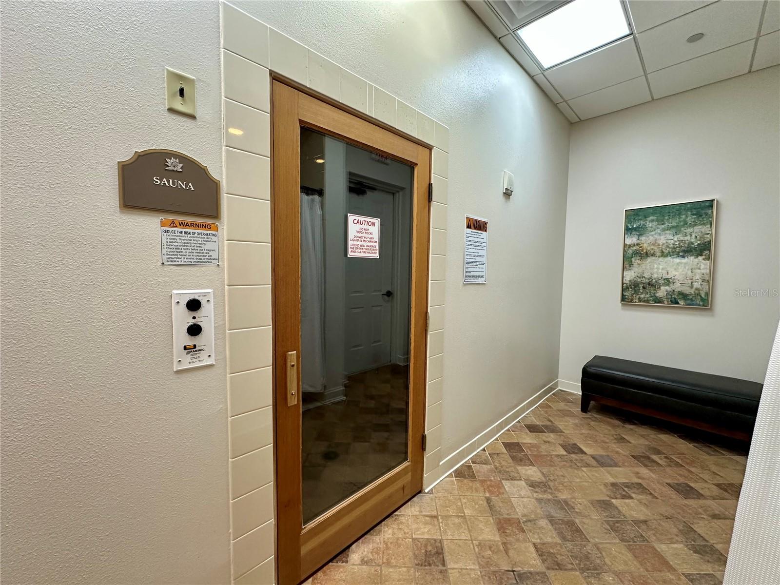 VALENCIA LAKES - Residential