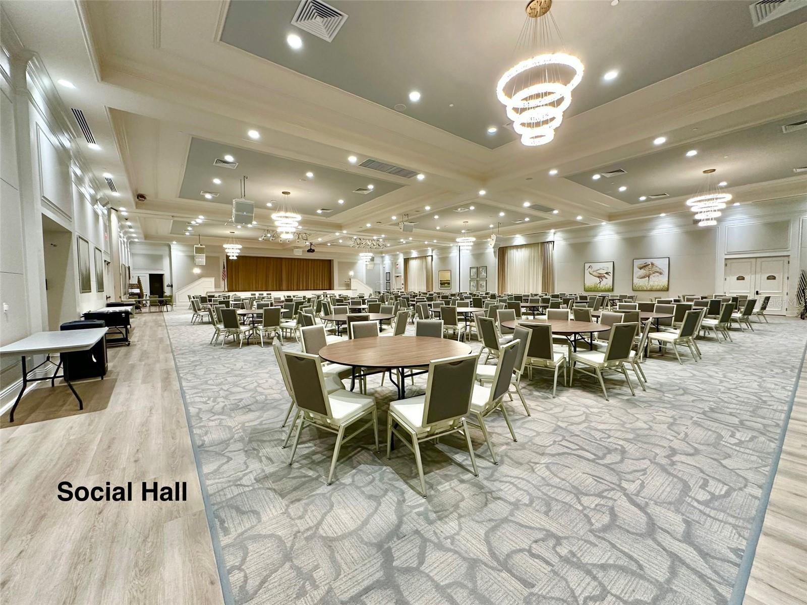 VALENCIA LAKES - Residential