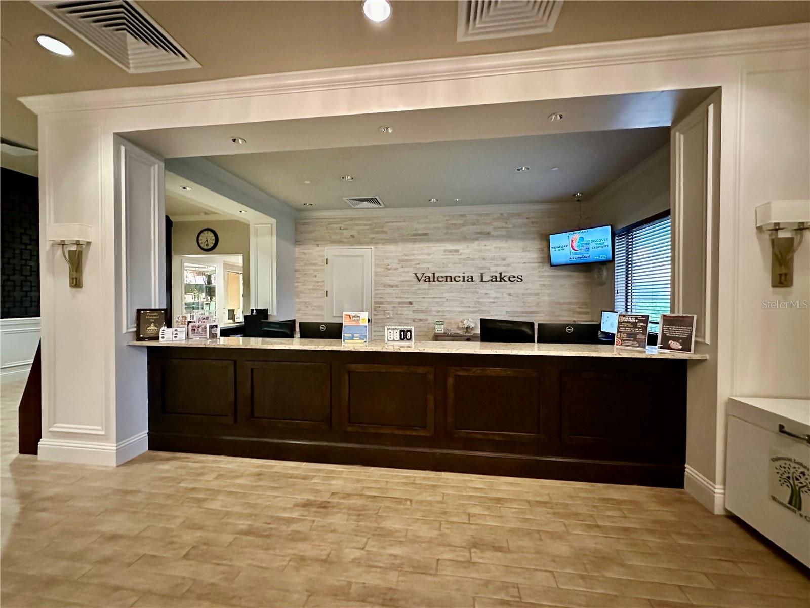 VALENCIA LAKES - Residential