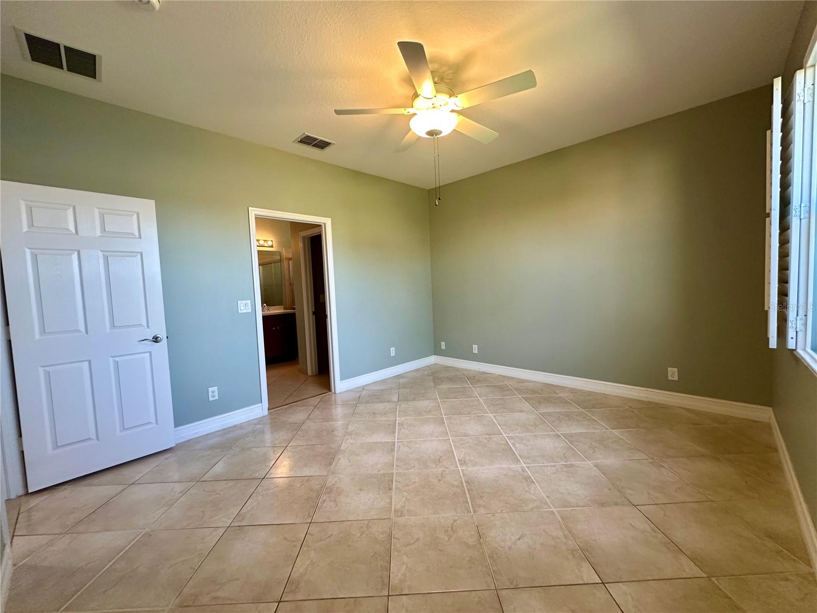 VALENCIA LAKES - Residential