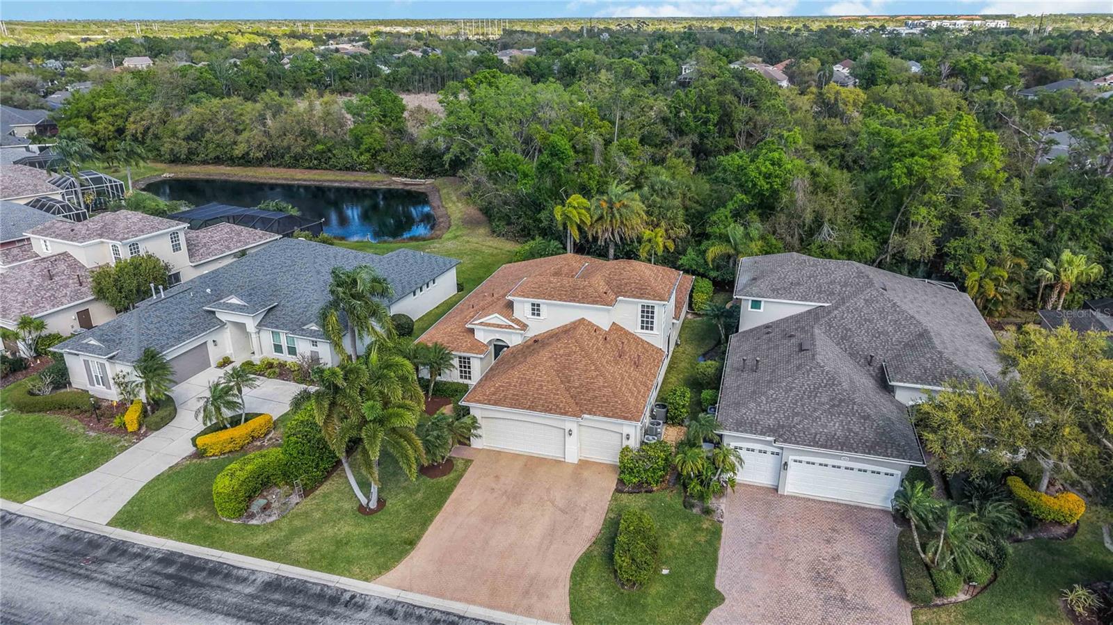 UNIVERSITY PLACE - Residential