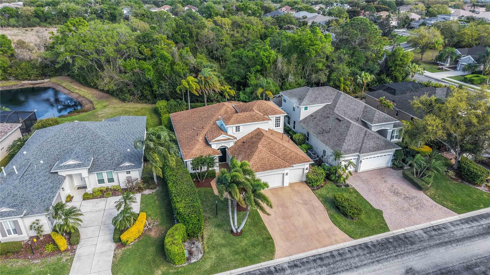 UNIVERSITY PLACE - Residential