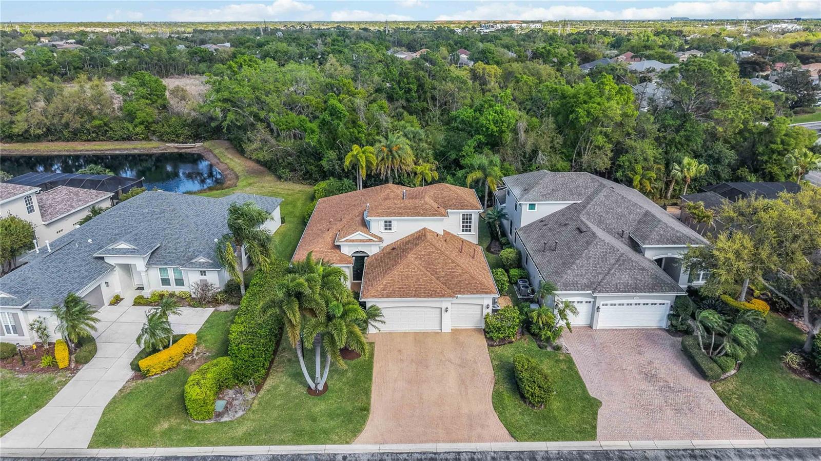 UNIVERSITY PLACE - Residential