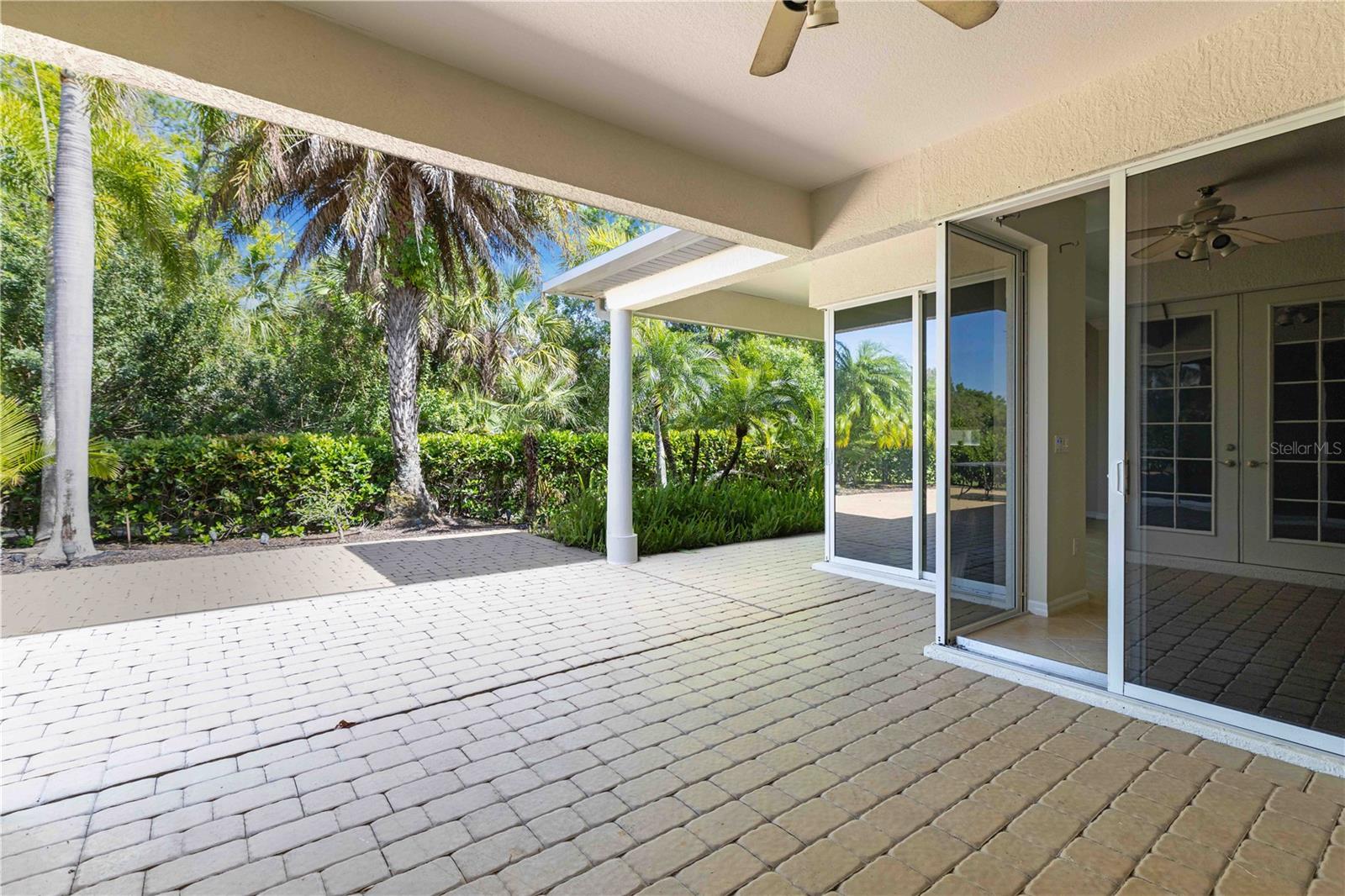 UNIVERSITY PLACE - Residential