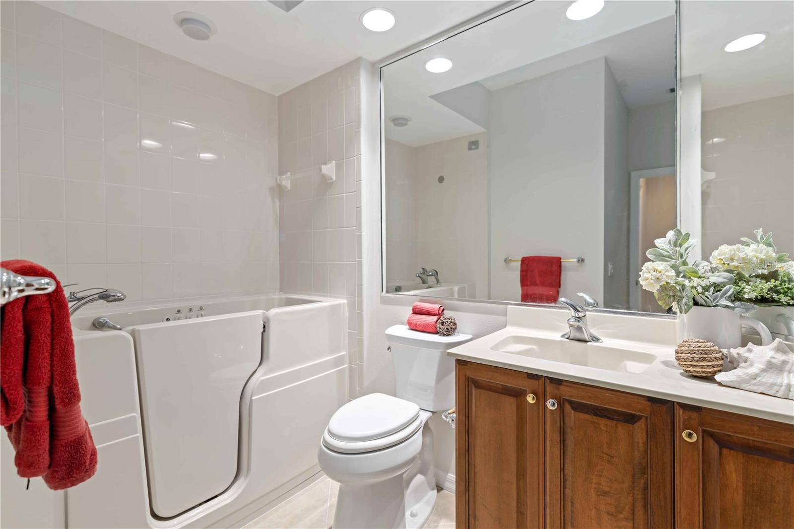 UNIVERSITY PLACE - Residential