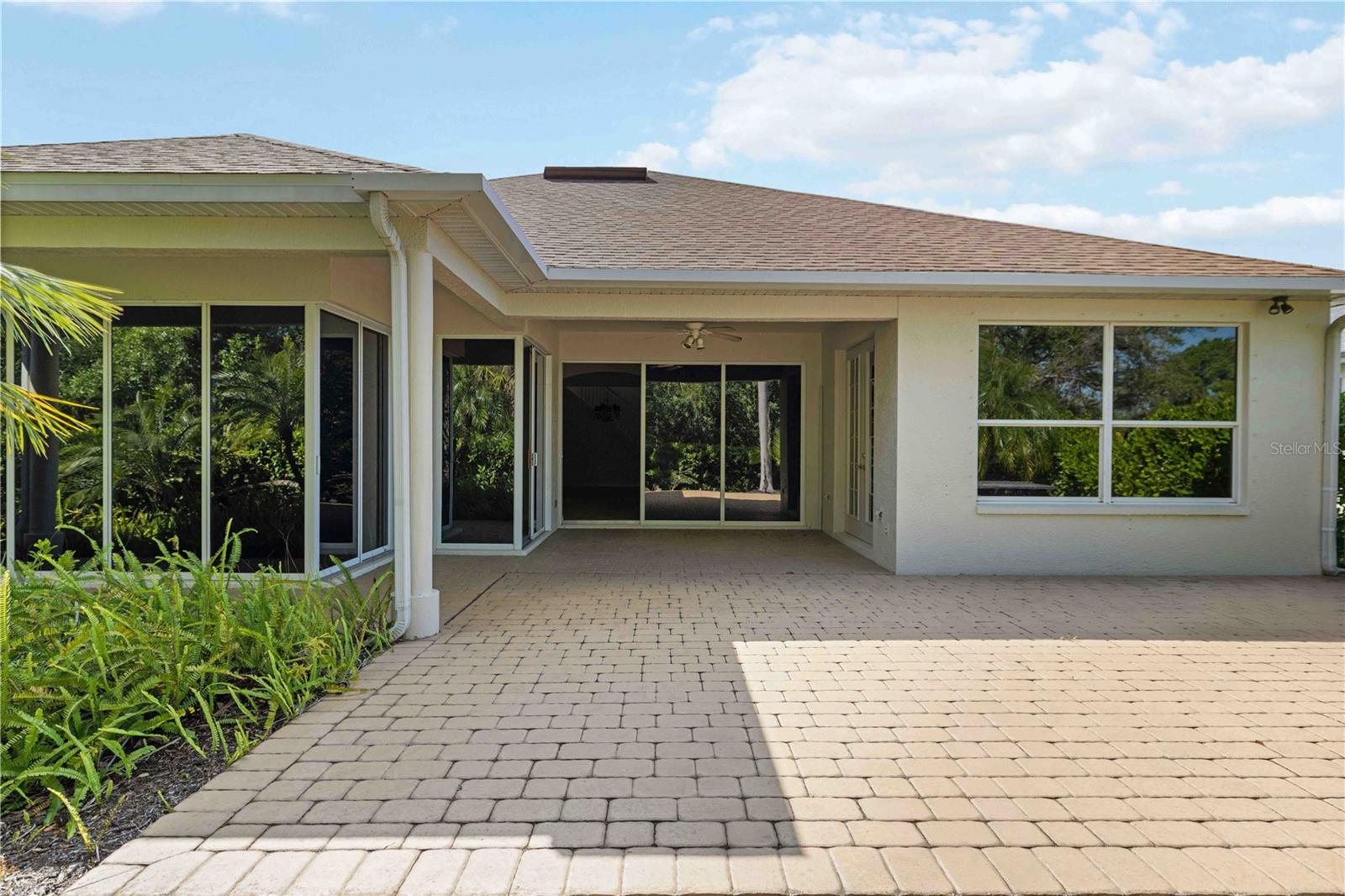 UNIVERSITY PLACE - Residential