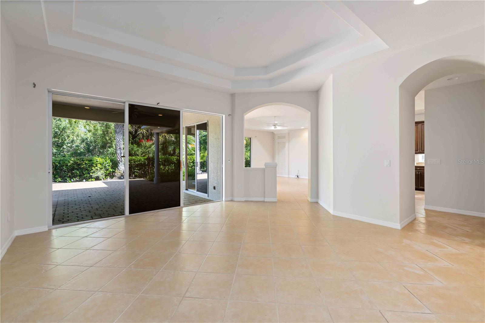 UNIVERSITY PLACE - Residential