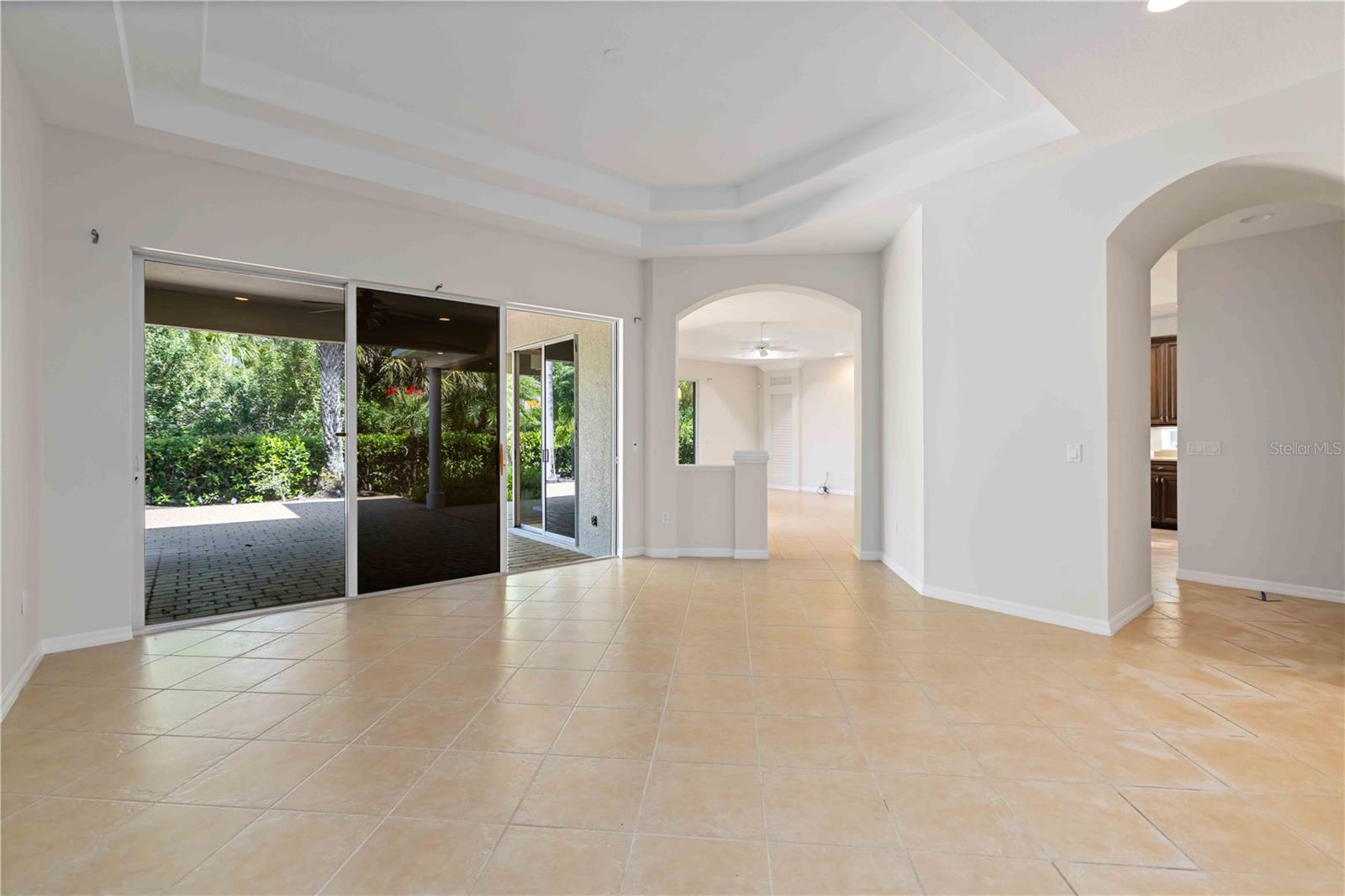 UNIVERSITY PLACE - Residential