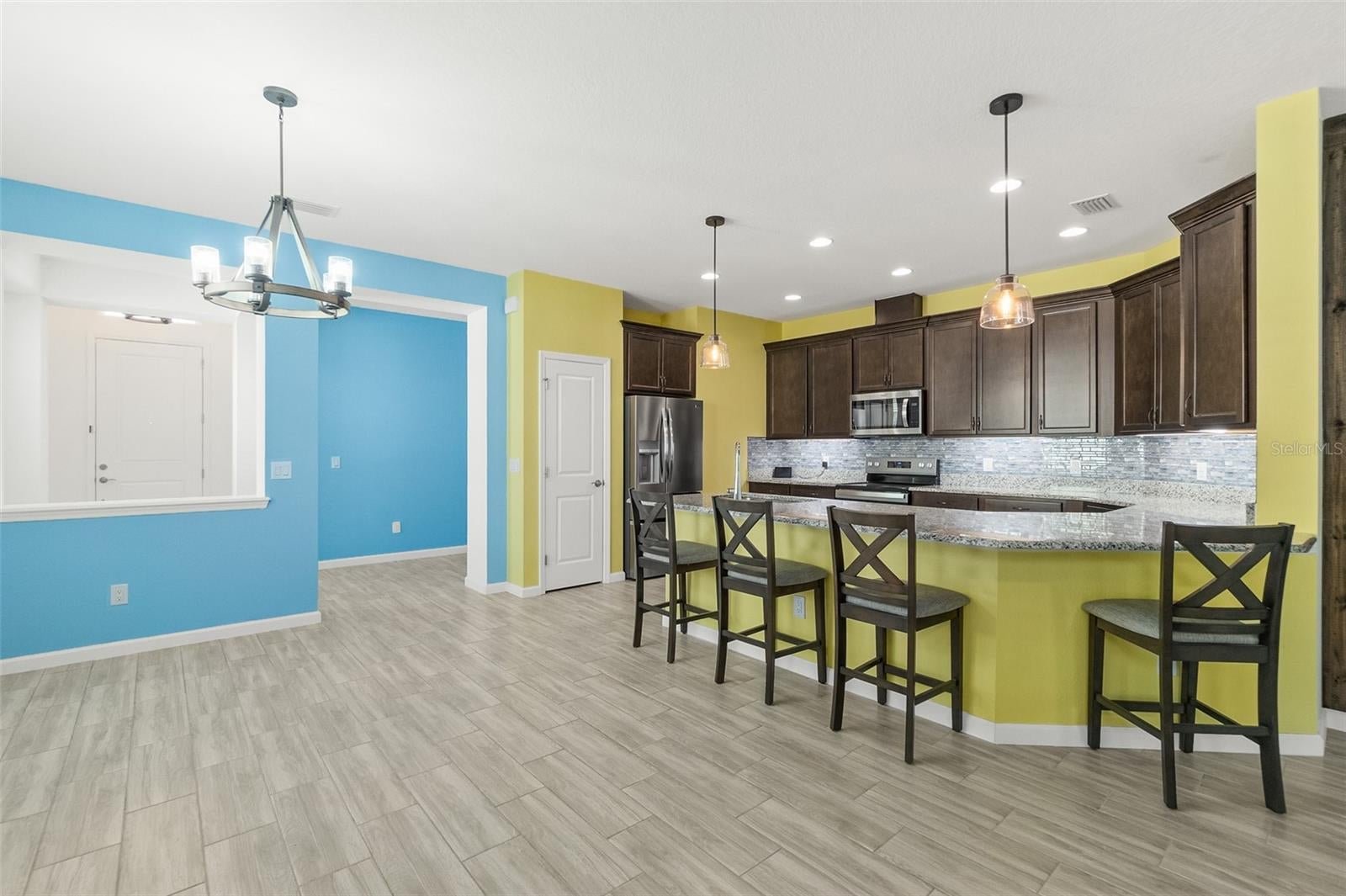 878 MARGARITAVILLE AVENUE
