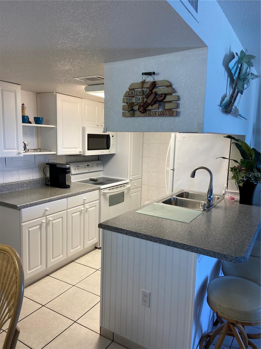 SUNSET CHATEAU CONDO - Residential Lease
