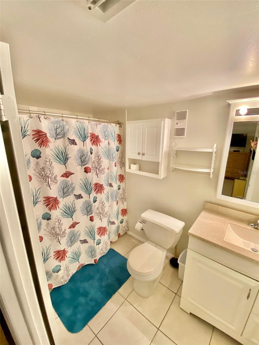 SUNSET CHATEAU CONDO - Residential Lease