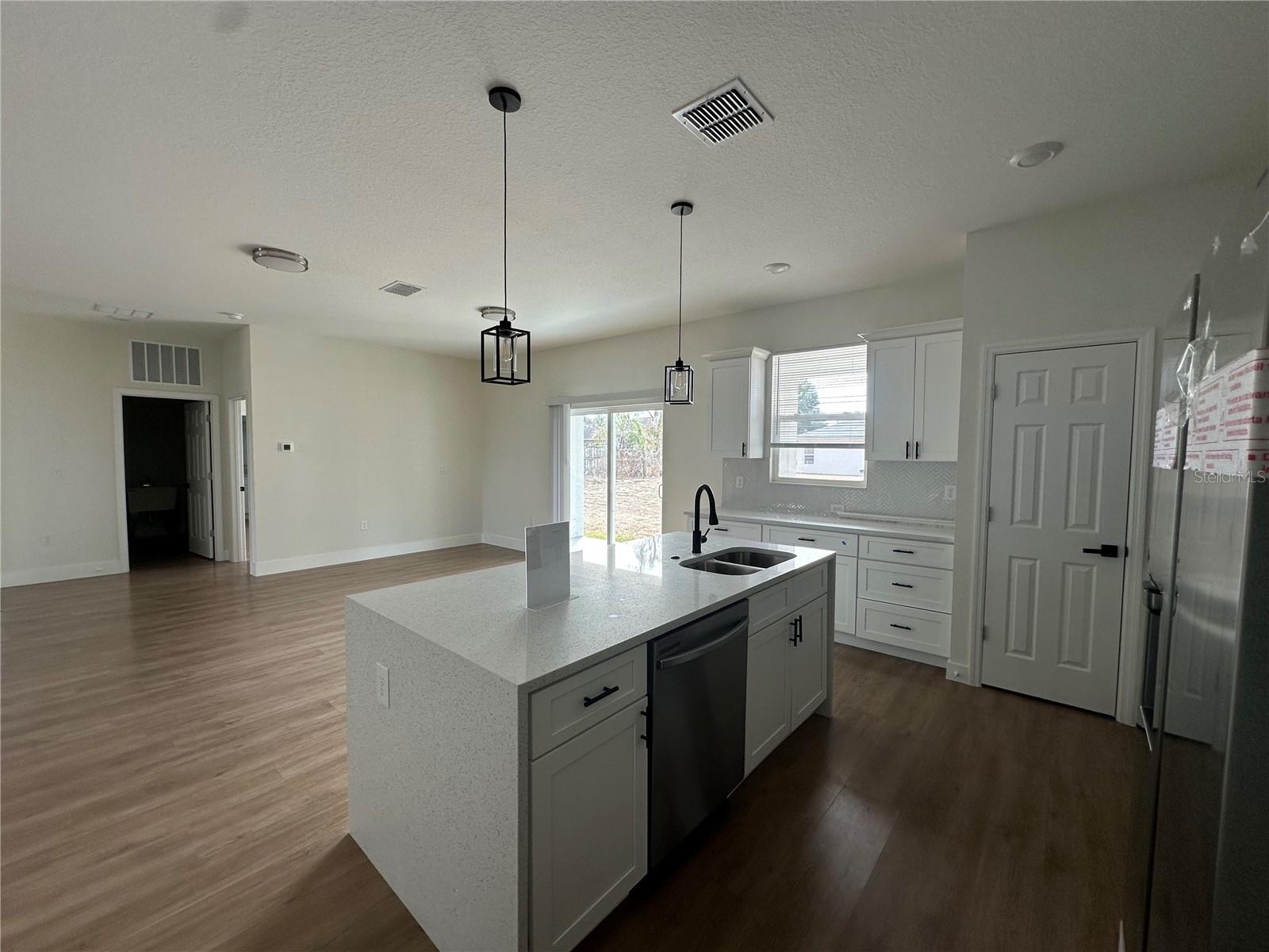 CITRUS SPGS UNIT 17 - Residential Lease