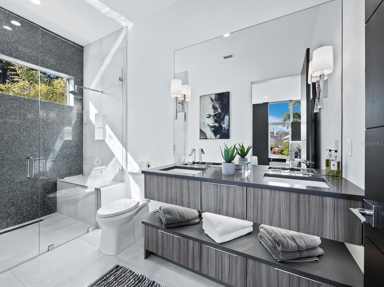 HOUSES OF INDIAN BEACH - Residential