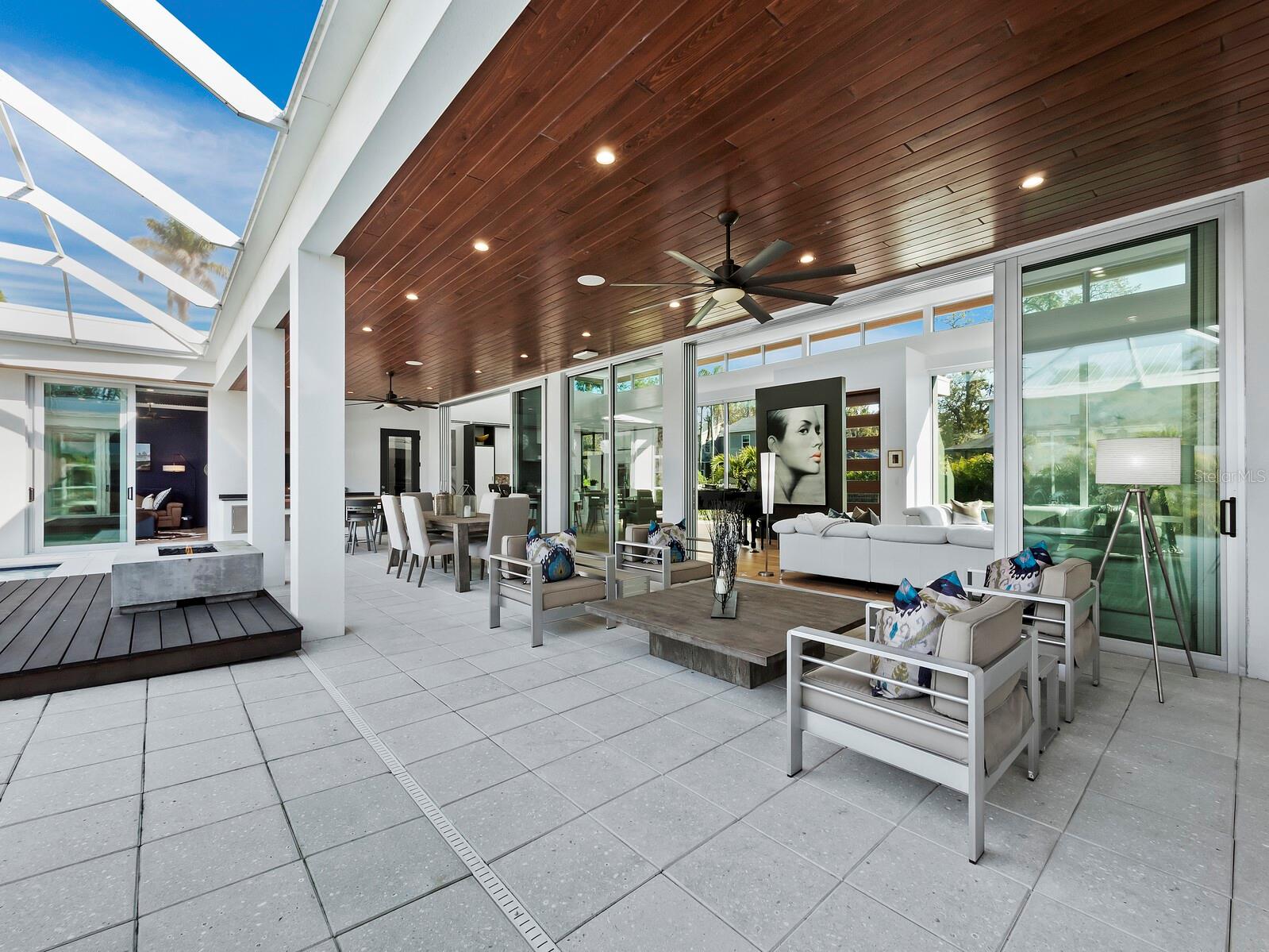 HOUSES OF INDIAN BEACH - Residential