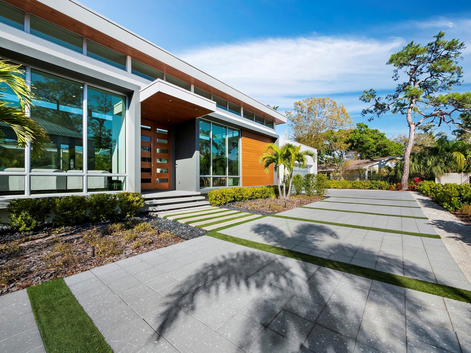 HOUSES OF INDIAN BEACH - Residential