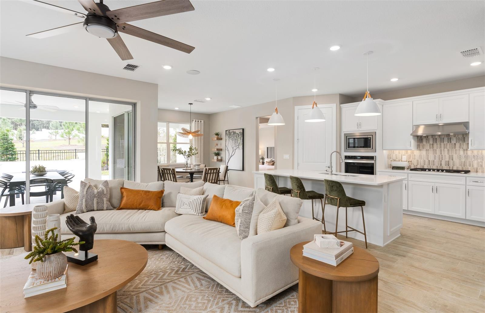 DEL WEBB OASIS - Residential