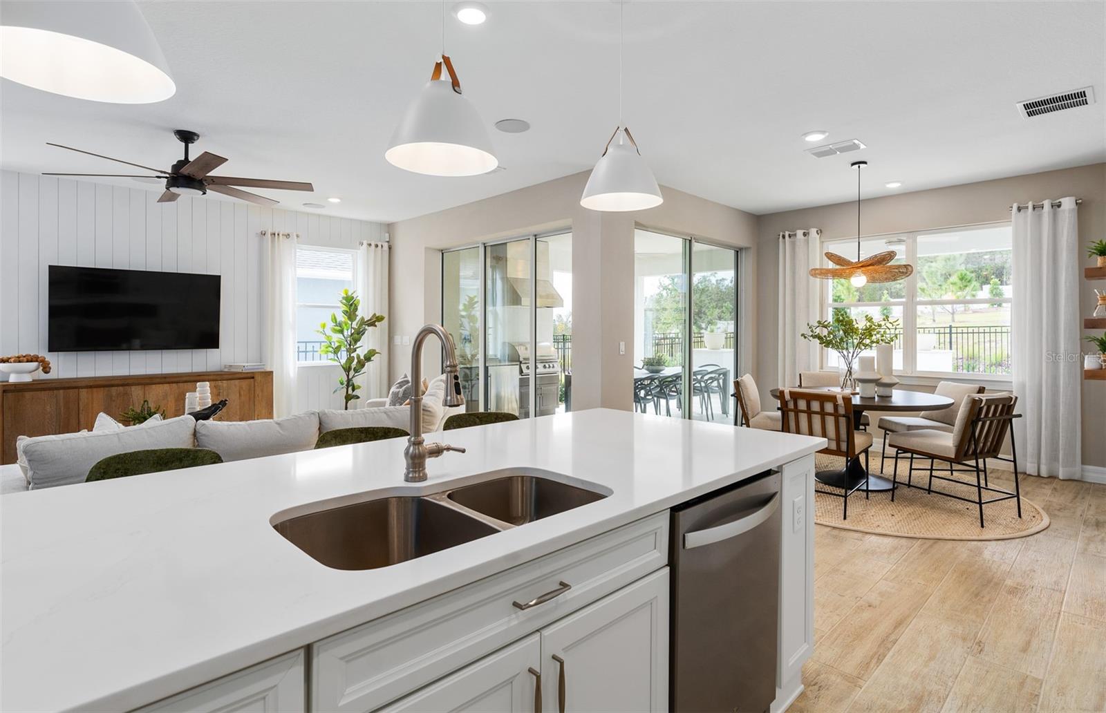 DEL WEBB OASIS - Residential