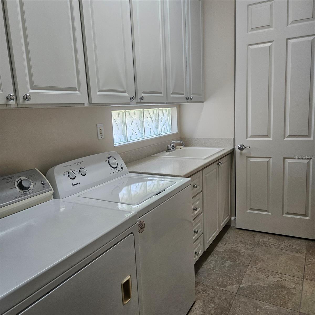 ISLANDWALK/WEST VIILAGES PH 1A - Residential Lease