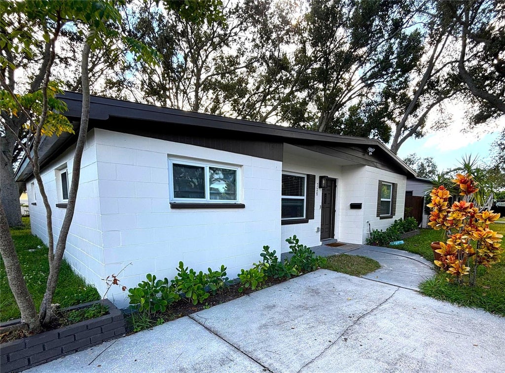 Photo of 726 75th Avenue N, St Petersburg, FL 33702 (MLS # TB8547218)