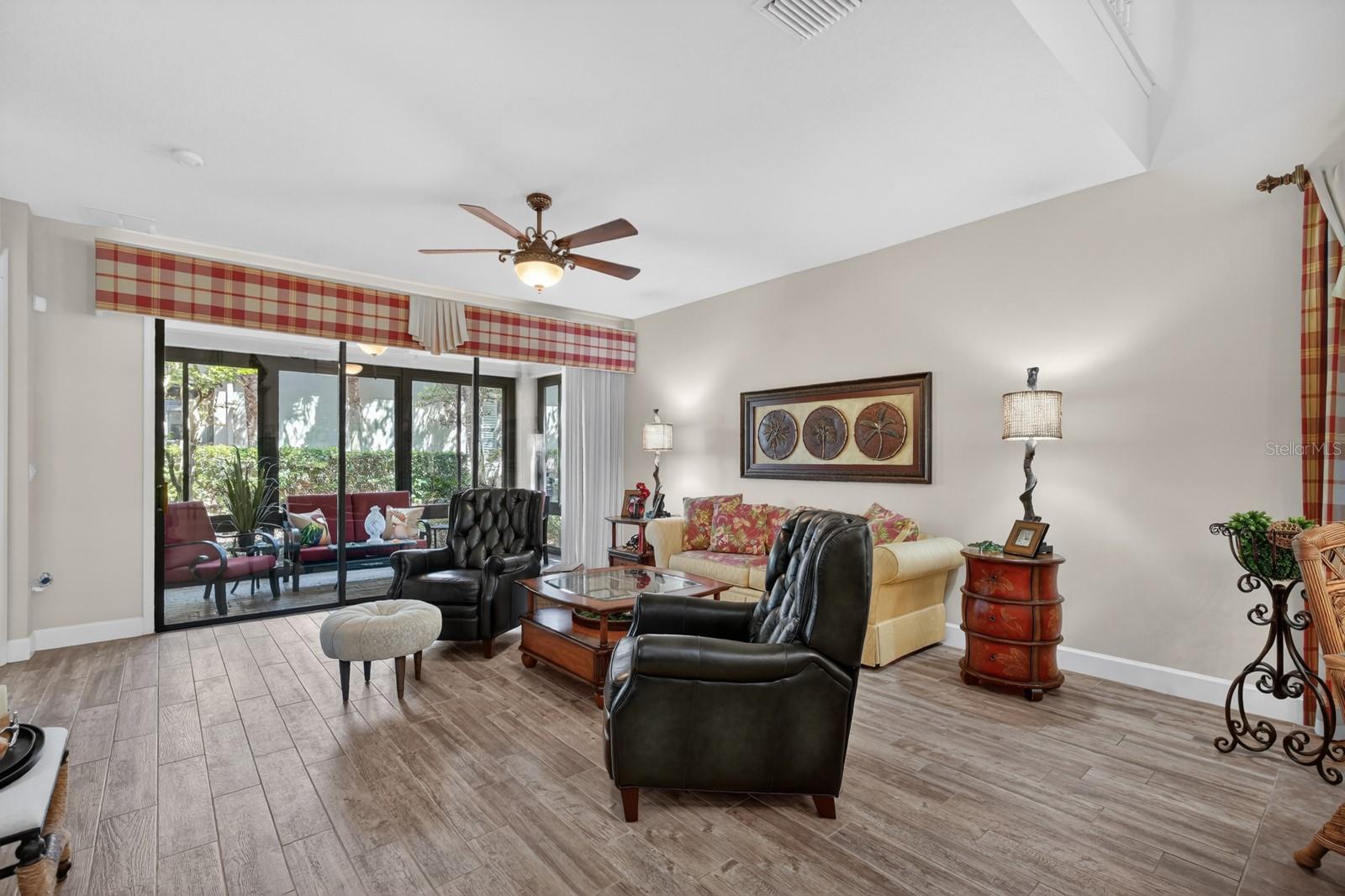 RIVER CLUB - Residential