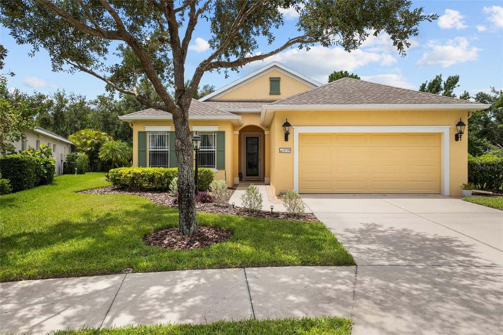 Photo of 11739 Fennemore Way, Parrish, FL 34219 (MLS # A4700651)