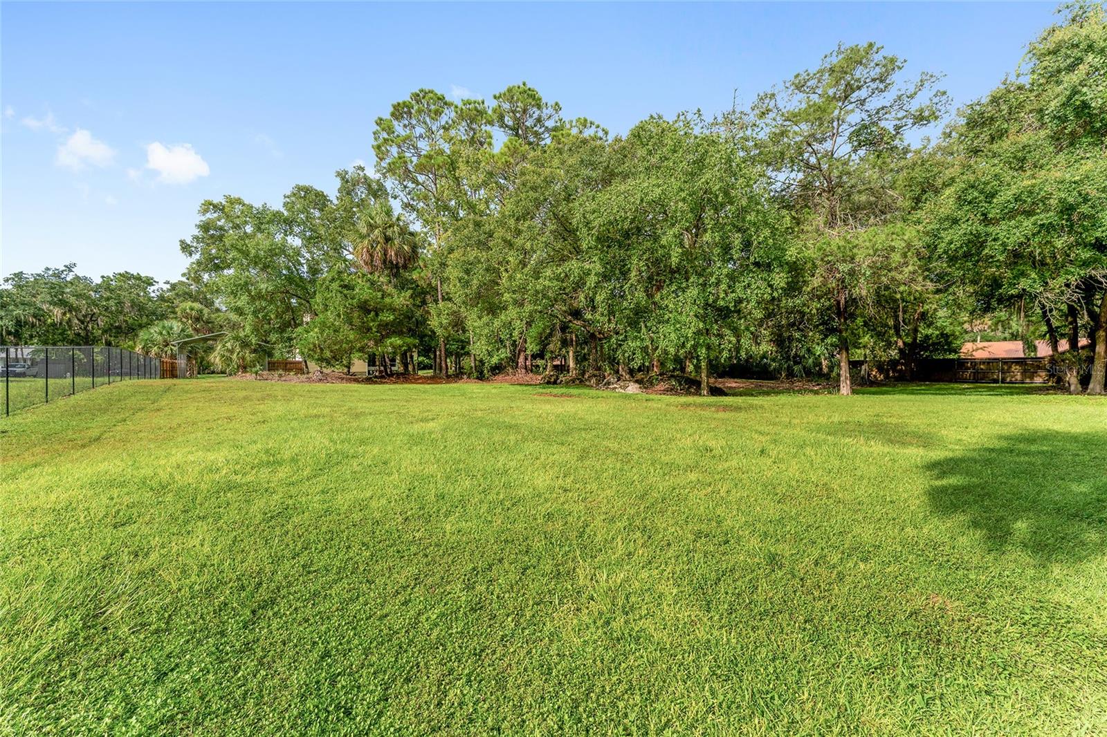 CAPTAIN'S COVE - Residential