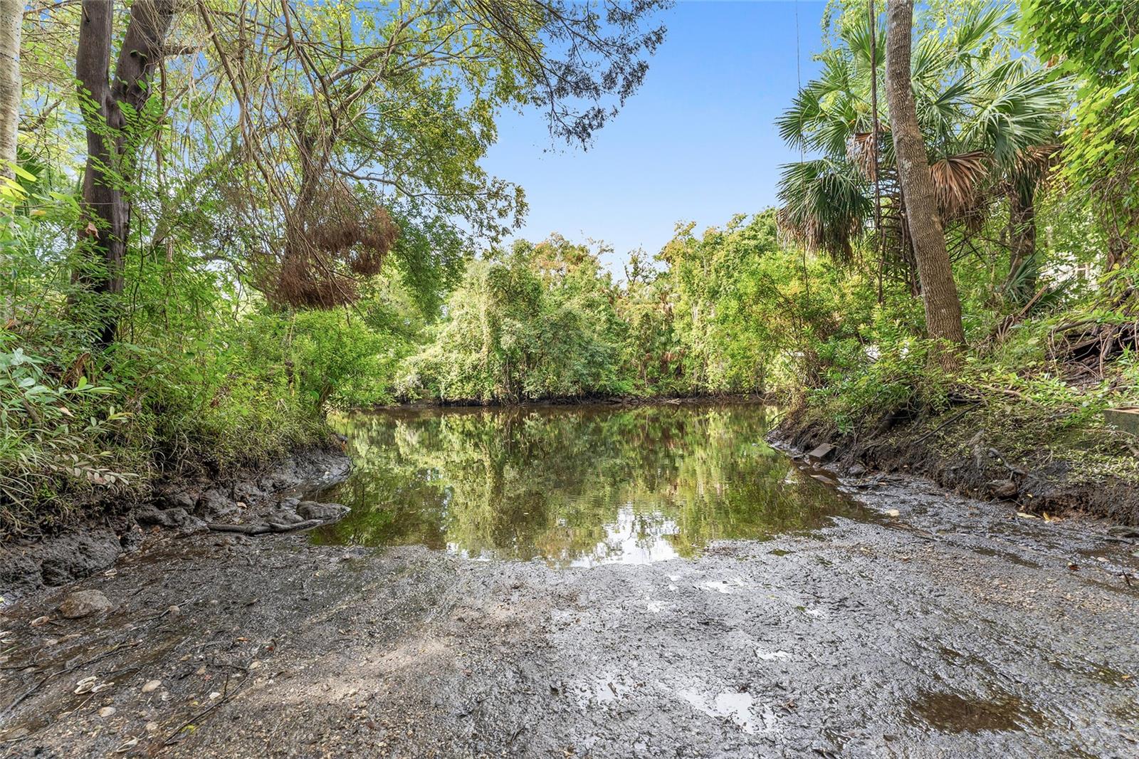 CAPTAIN'S COVE - Residential