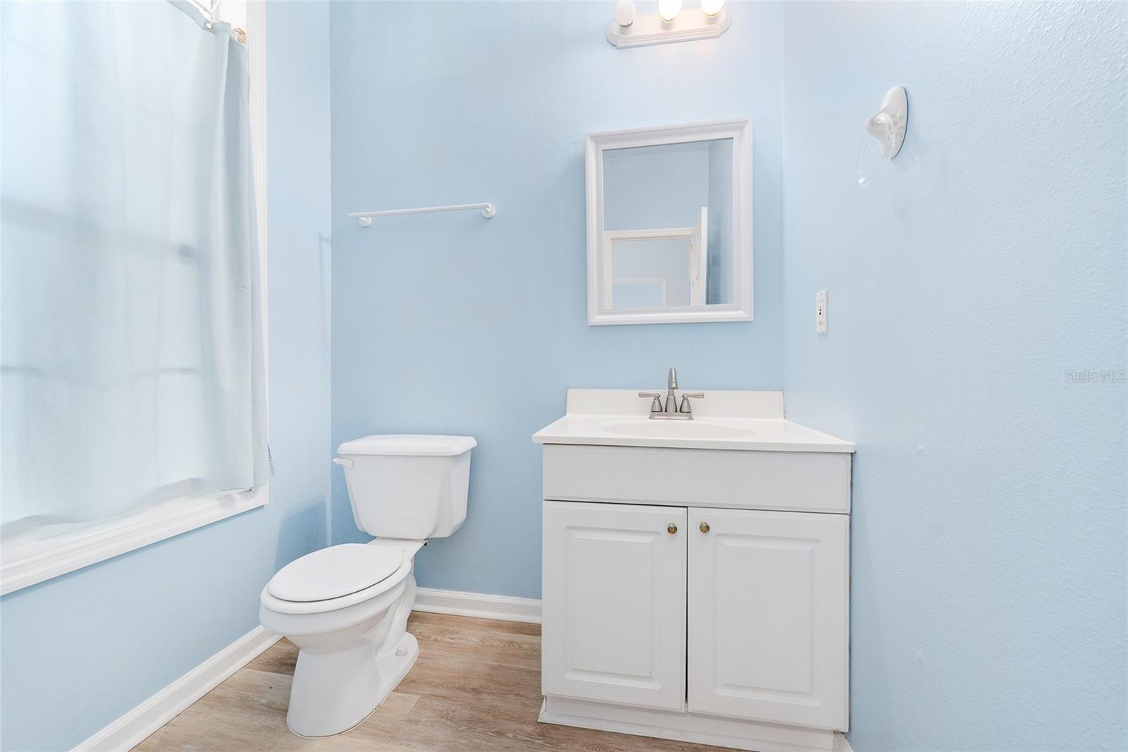 CAPTAIN'S COVE - Residential