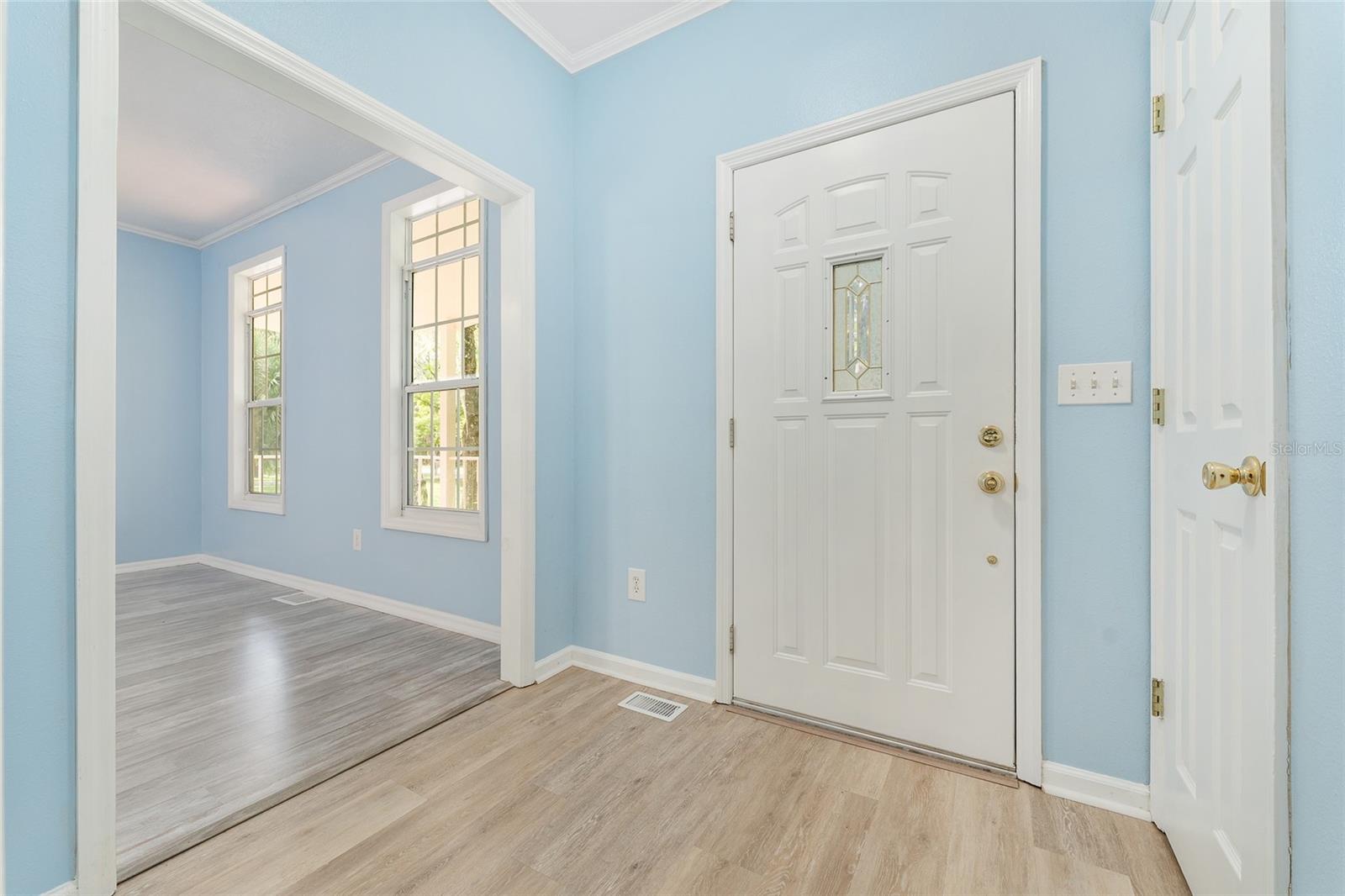 CAPTAIN'S COVE - Residential