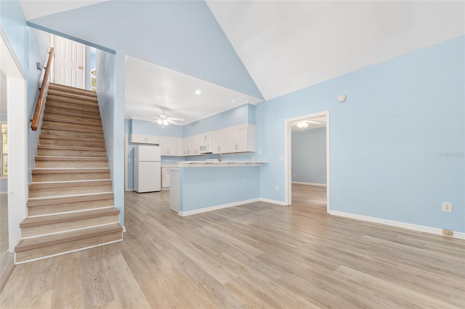 CAPTAIN'S COVE - Residential