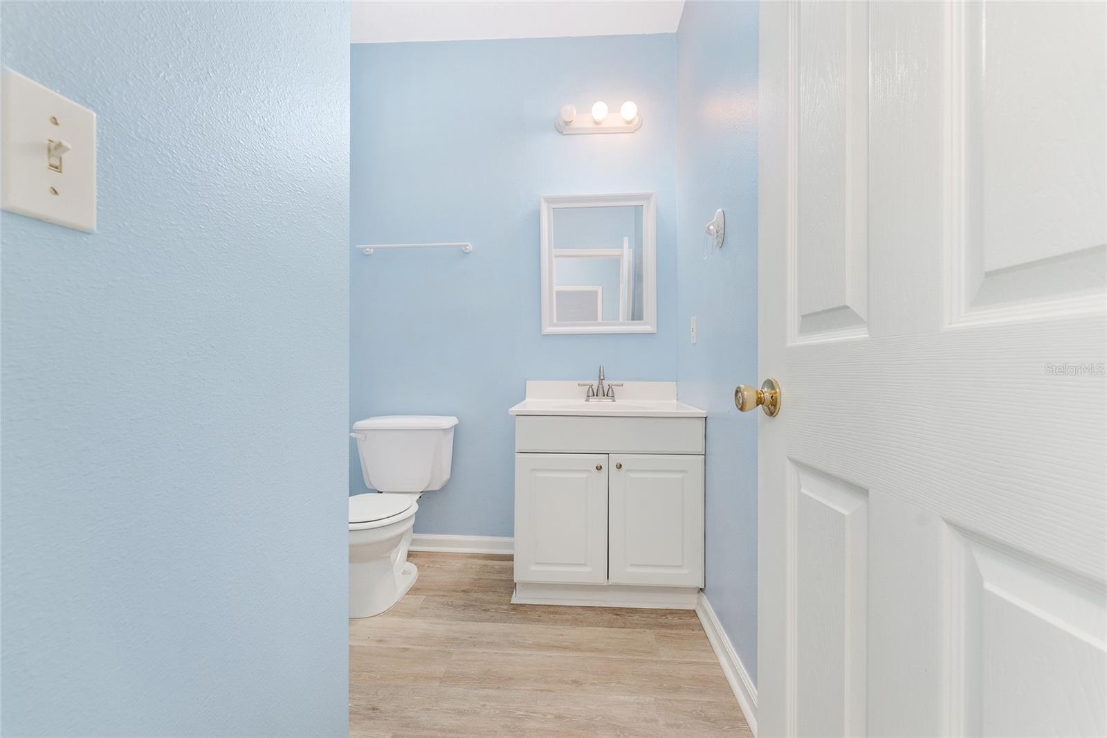 CAPTAIN'S COVE - Residential