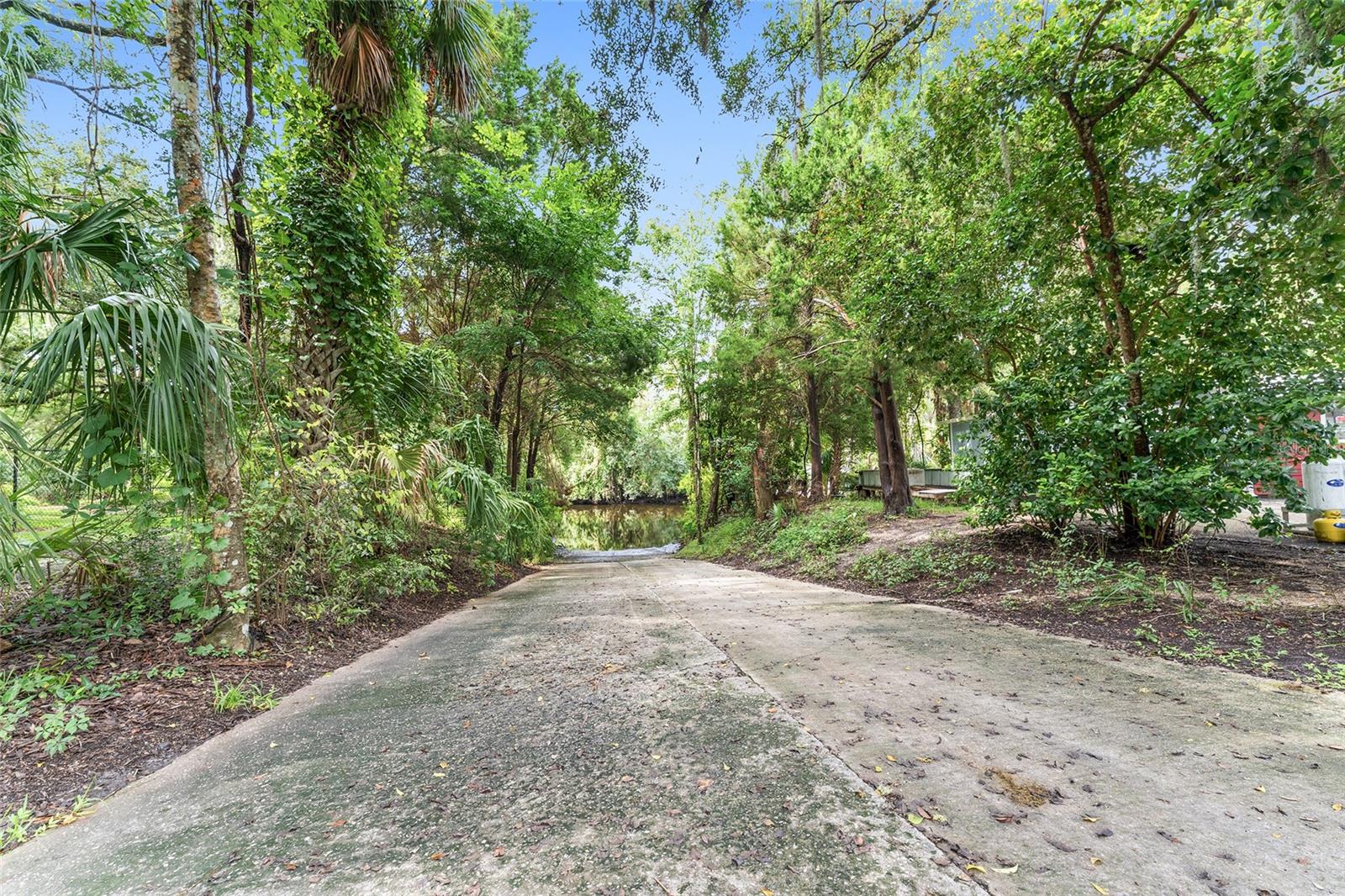 CAPTAIN'S COVE - Residential