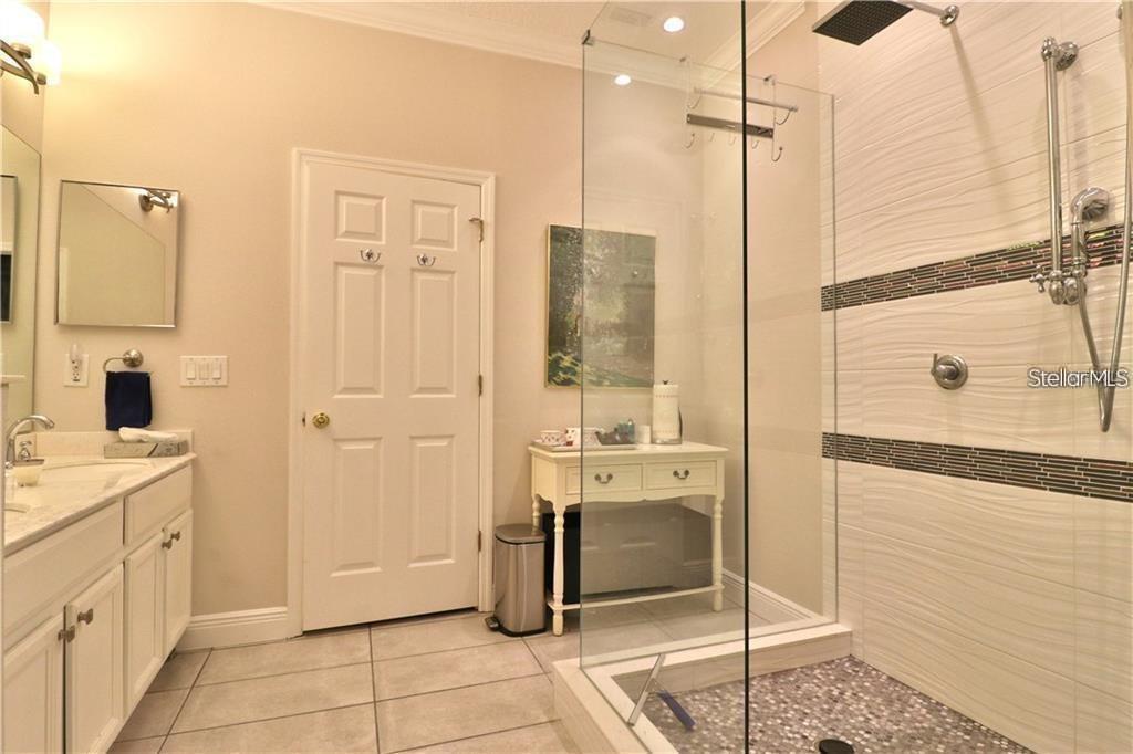 VENETIAN BAY - Residential Lease