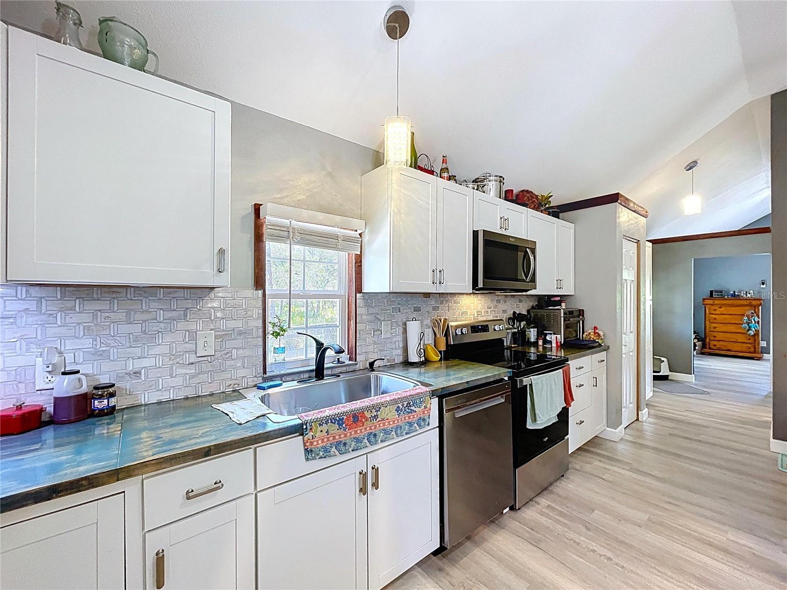 CHASSAHOWITZKA RIVER ESTATES ADD - Residential