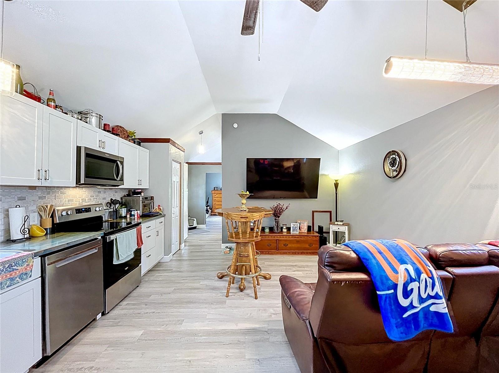 CHASSAHOWITZKA RIVER ESTATES ADD - Residential