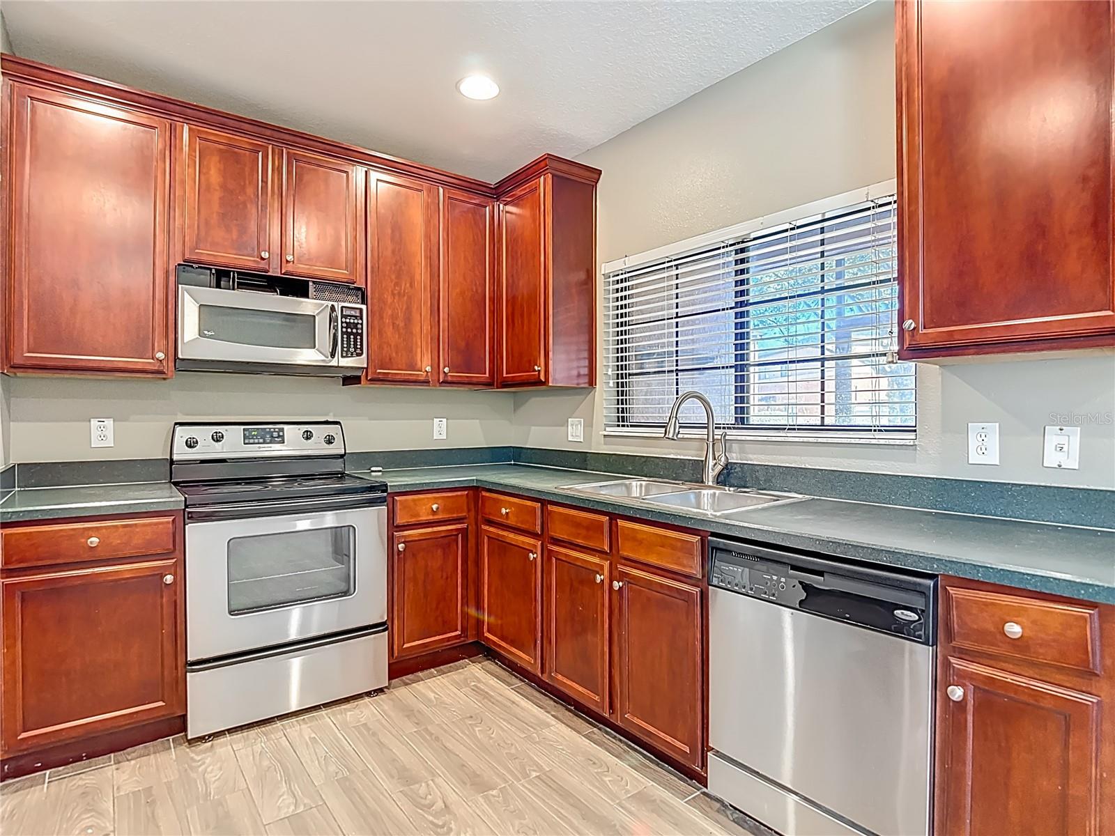 MEADOW POINTE PRCL 16 UNIT 3B - Residential