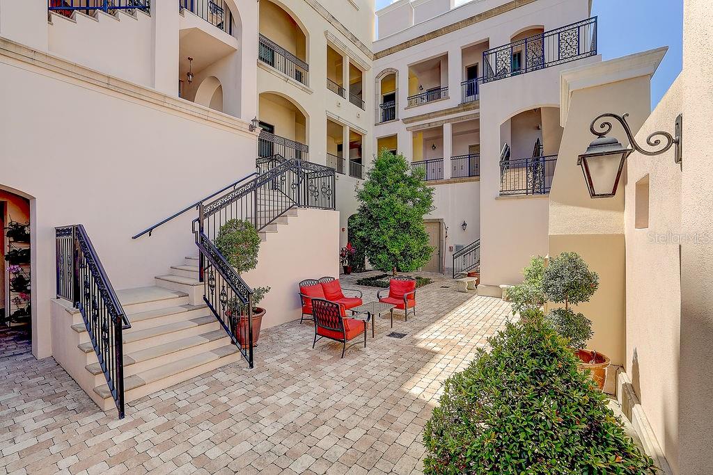 COURTYARD AT CITRUS - Residential
